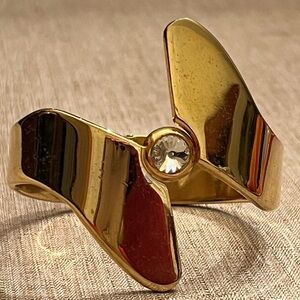 Vintage polished gold tone chunky clamper bracelet with clear CZ